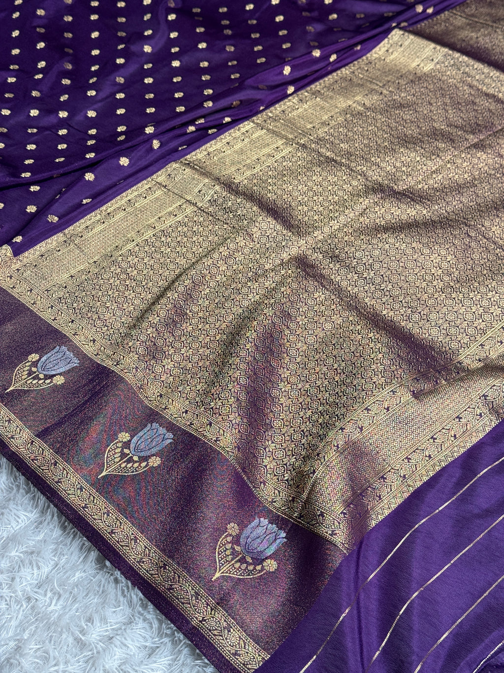 Semi Crepe Georgette Saree with All Over Buta Woven Design & Rich Zari Pallu | SS52