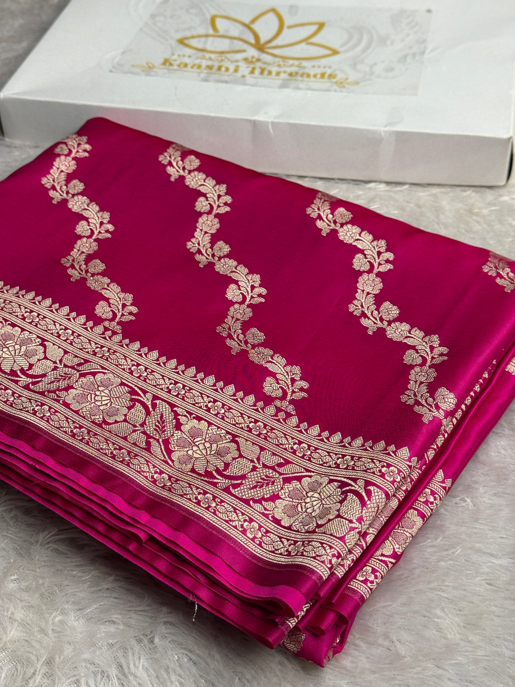 Dark Pink Banarasi Mashru Silk Saree with Aaara Woven Pattern & Scalloped MKS168