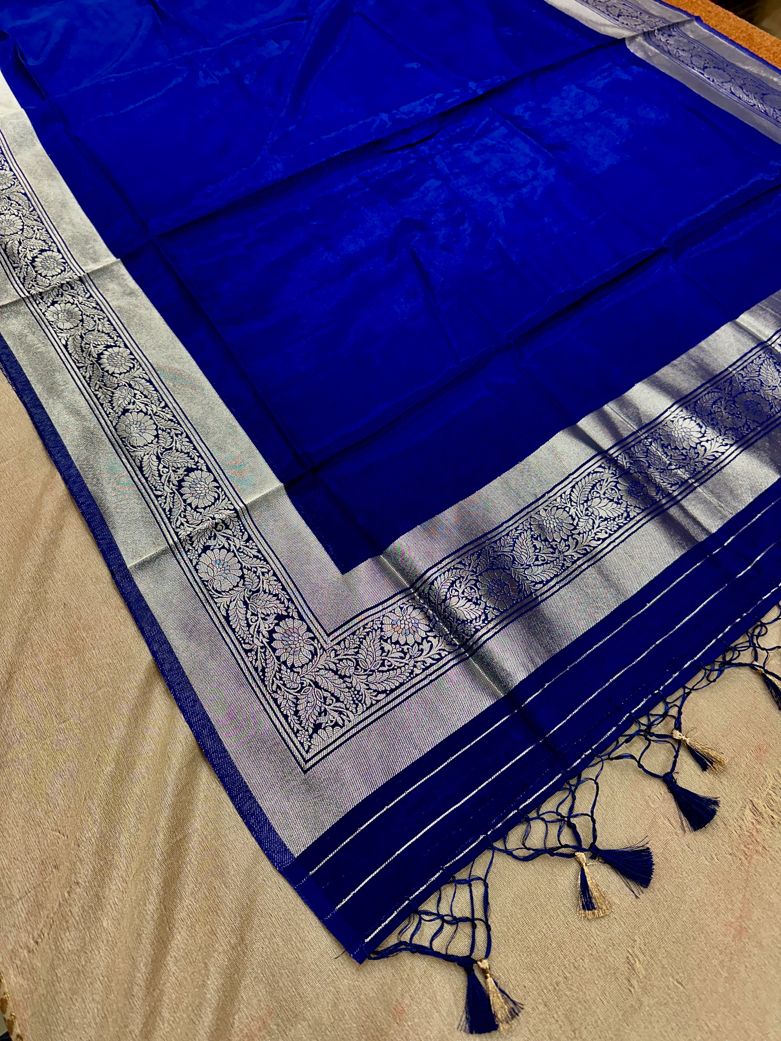 ✨ Banarasi Jacquard Gap Buti HO Silk 3-Piece Unstitched Dress Material MSS24