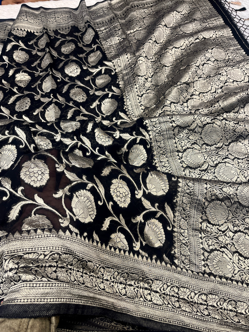 Banarsi Pure Natural Georgette Jaal Design Pattern VSG01