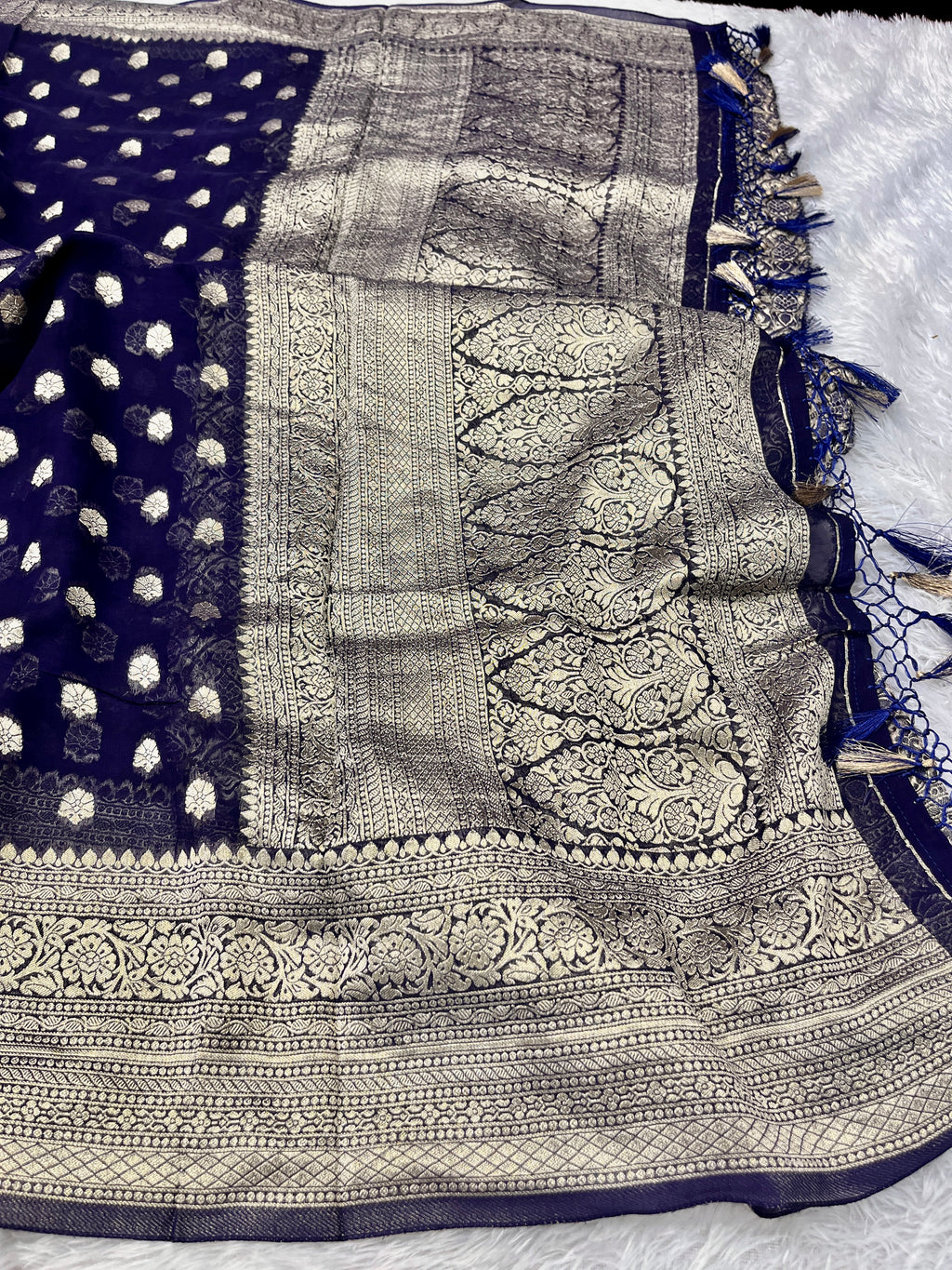 Banarsi Pure Natural Georgette Little flower Buti  Design VSG07