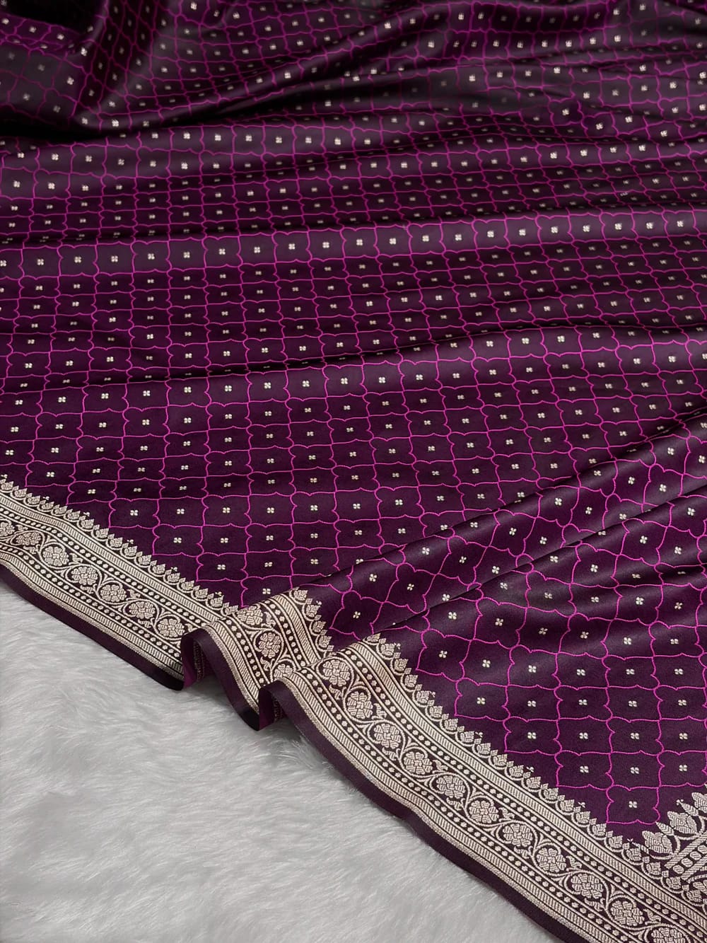 Mashru Pattern Mashru Kataan Silk Saree with Tanchoi Woven Pattern, Zari Border & R ...