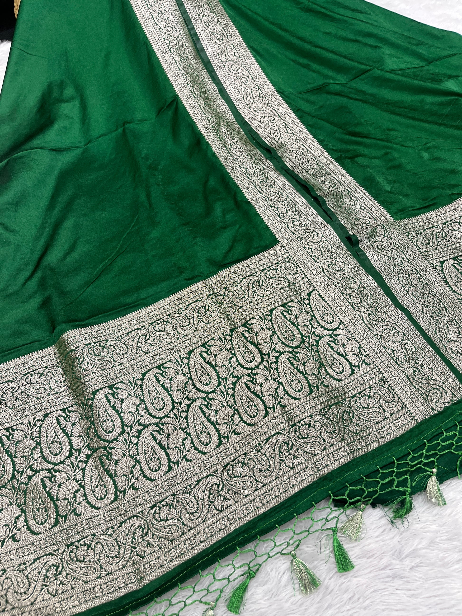 Mashru kataan Buti Suit MSS002