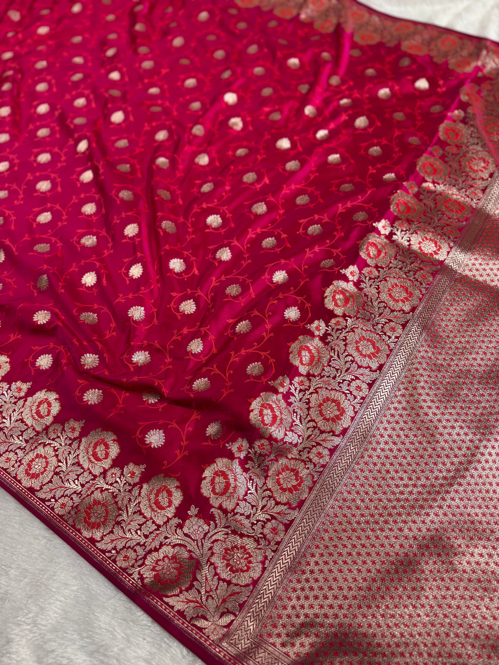 Rani Banarasi Mashru Kataan Silk Saree with Tanchoi Floral Woven Pattern & Fancy Banarasi Border MKS0102