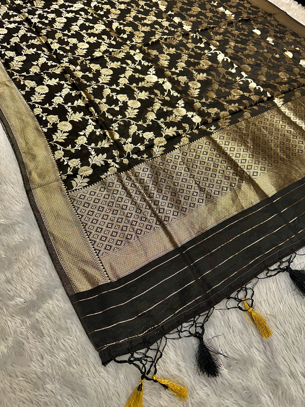 ✨ Banarasi Jacquard HO Silk 3-Piece Unstitched Dress Material MSS13