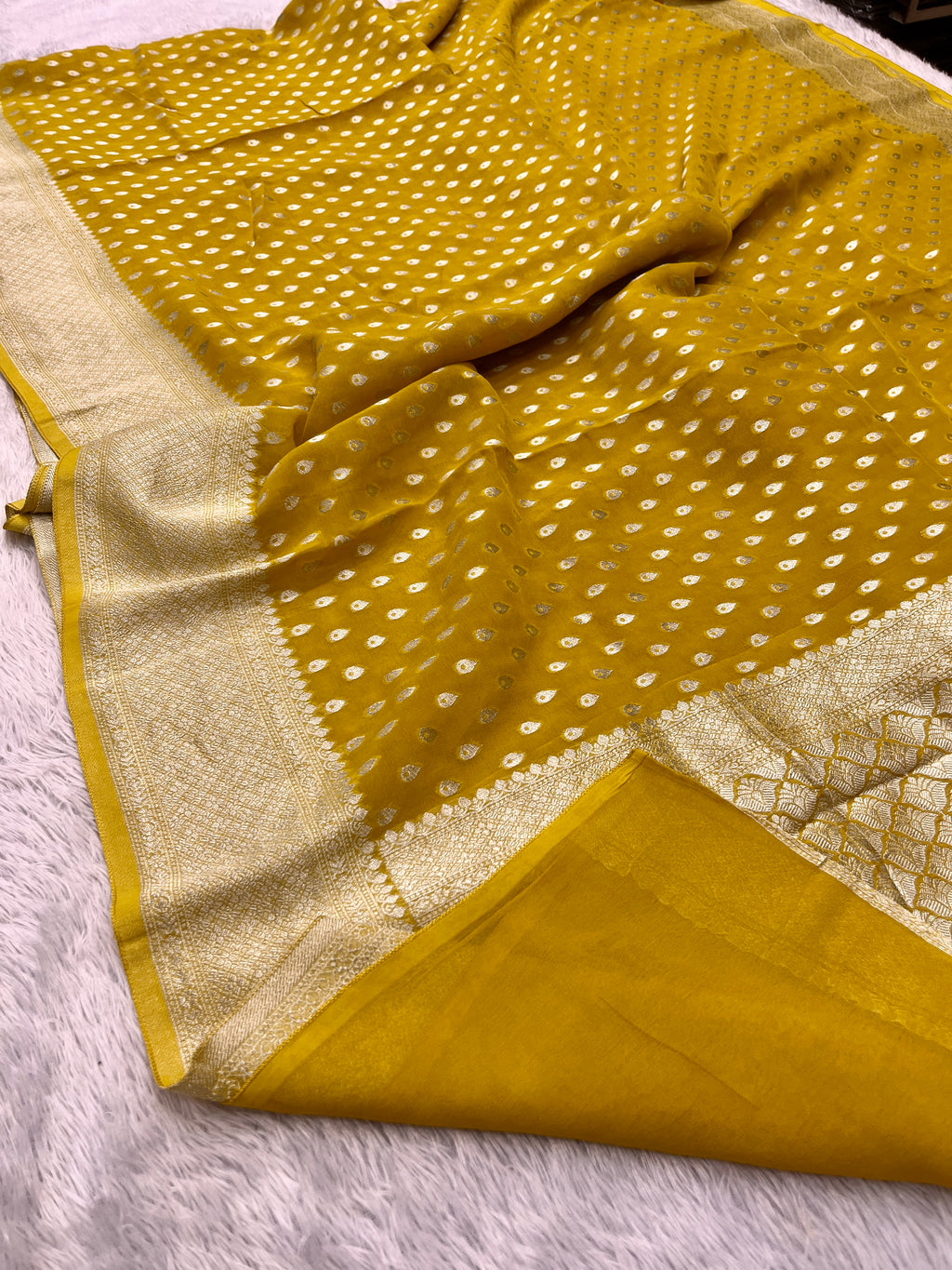 Banarsi Pure Natural Georgette Almond Buti  Design VSG06