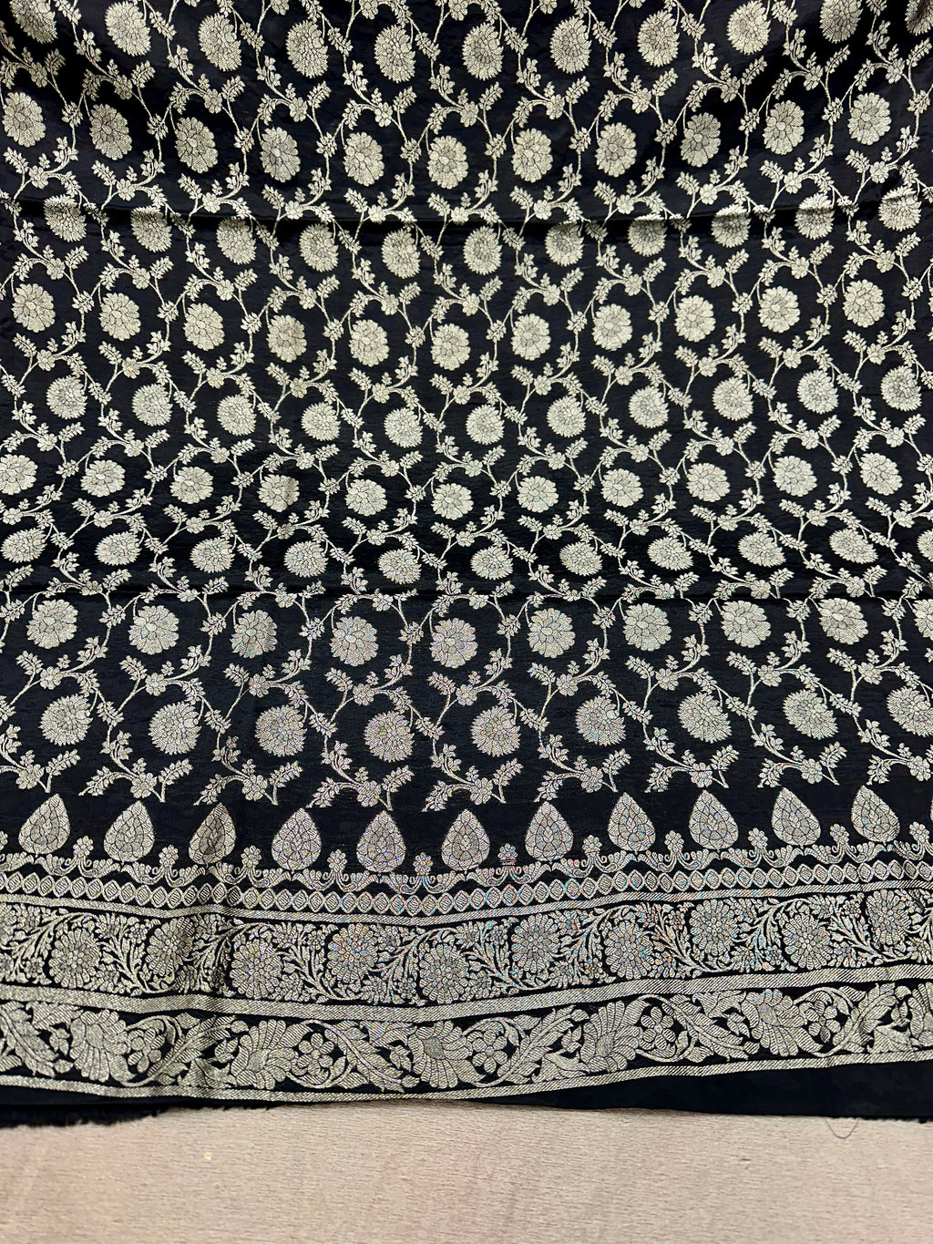 ✨ Banarasi Jacquard Gap Buti HO Silk 3-Piece Unstitched Dress Material MSS23