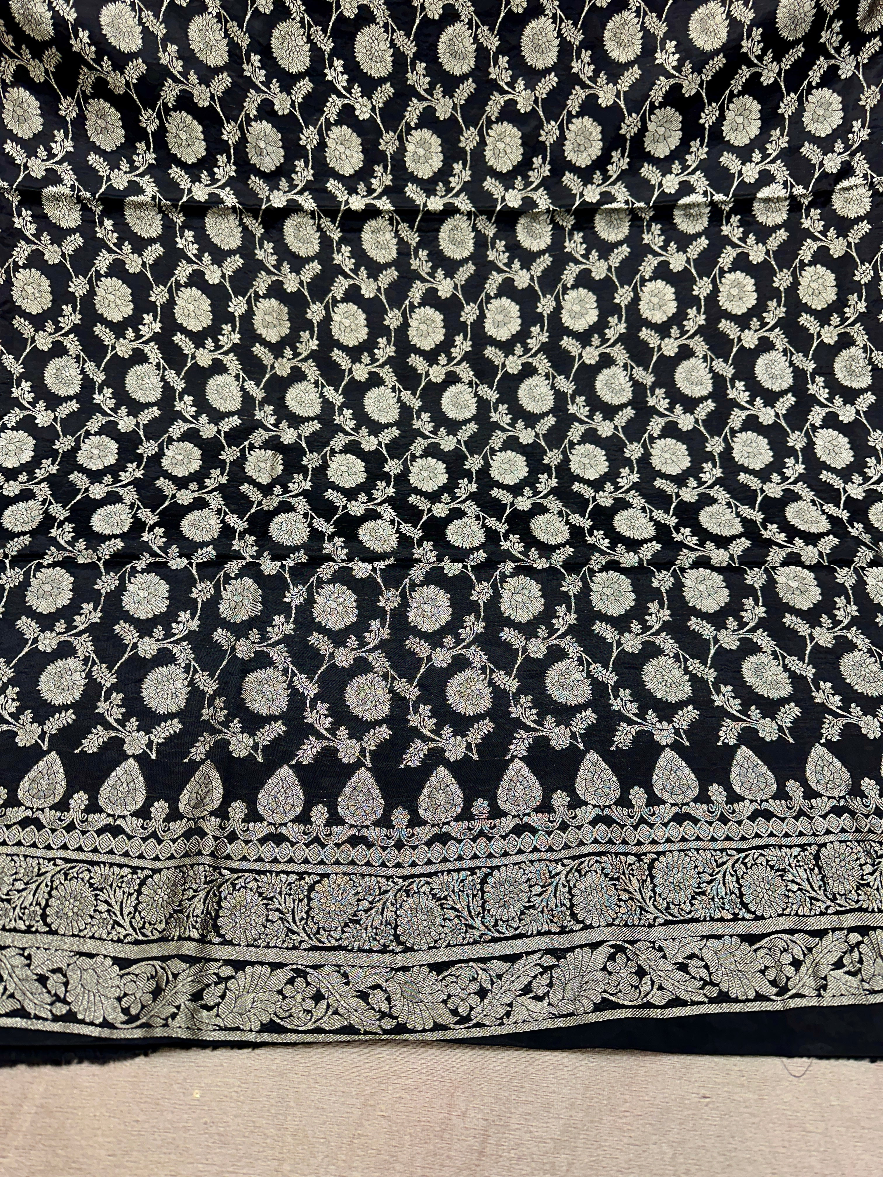 ✨ Banarasi Jacquard Gap Buti HO Silk 3-Piece Unstitched Dress Material MSS23