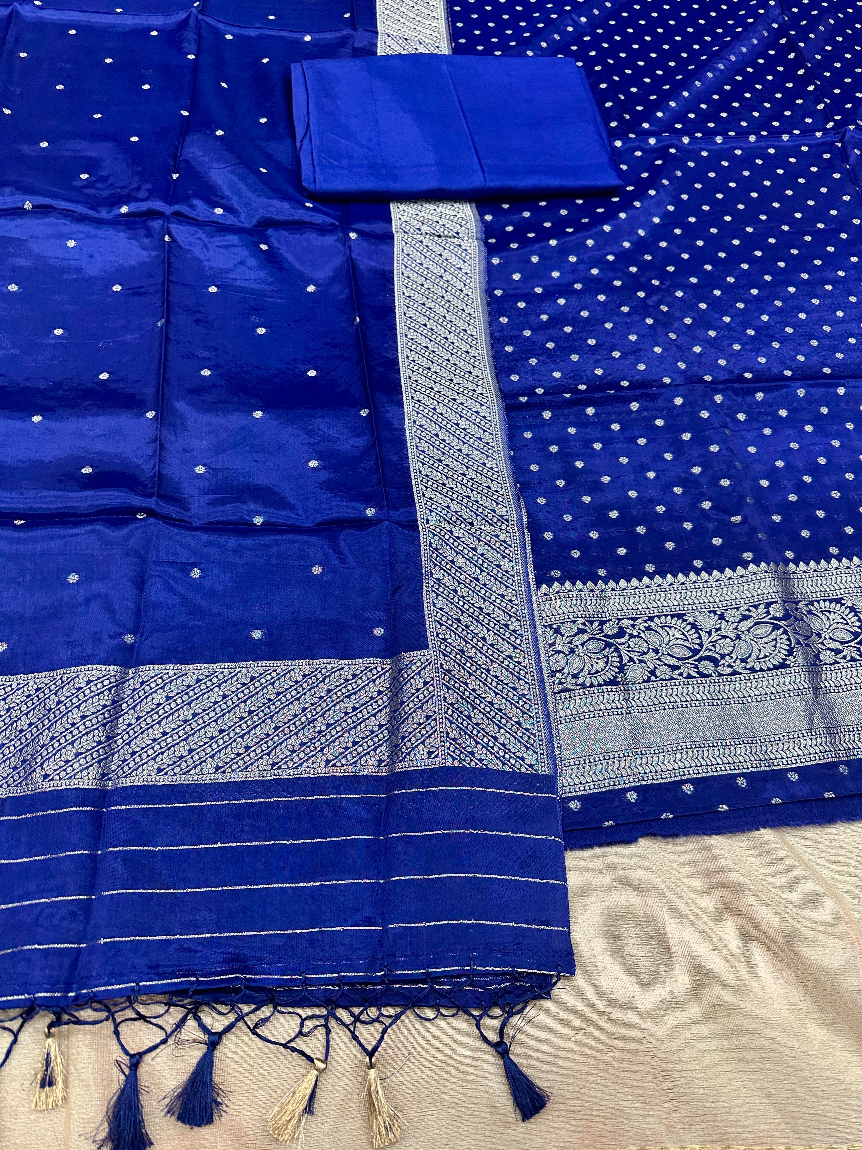 ✨ Banarasi Jacquard Gap Buti HO Silk 3-Piece Unstitched Dress Material MSS22