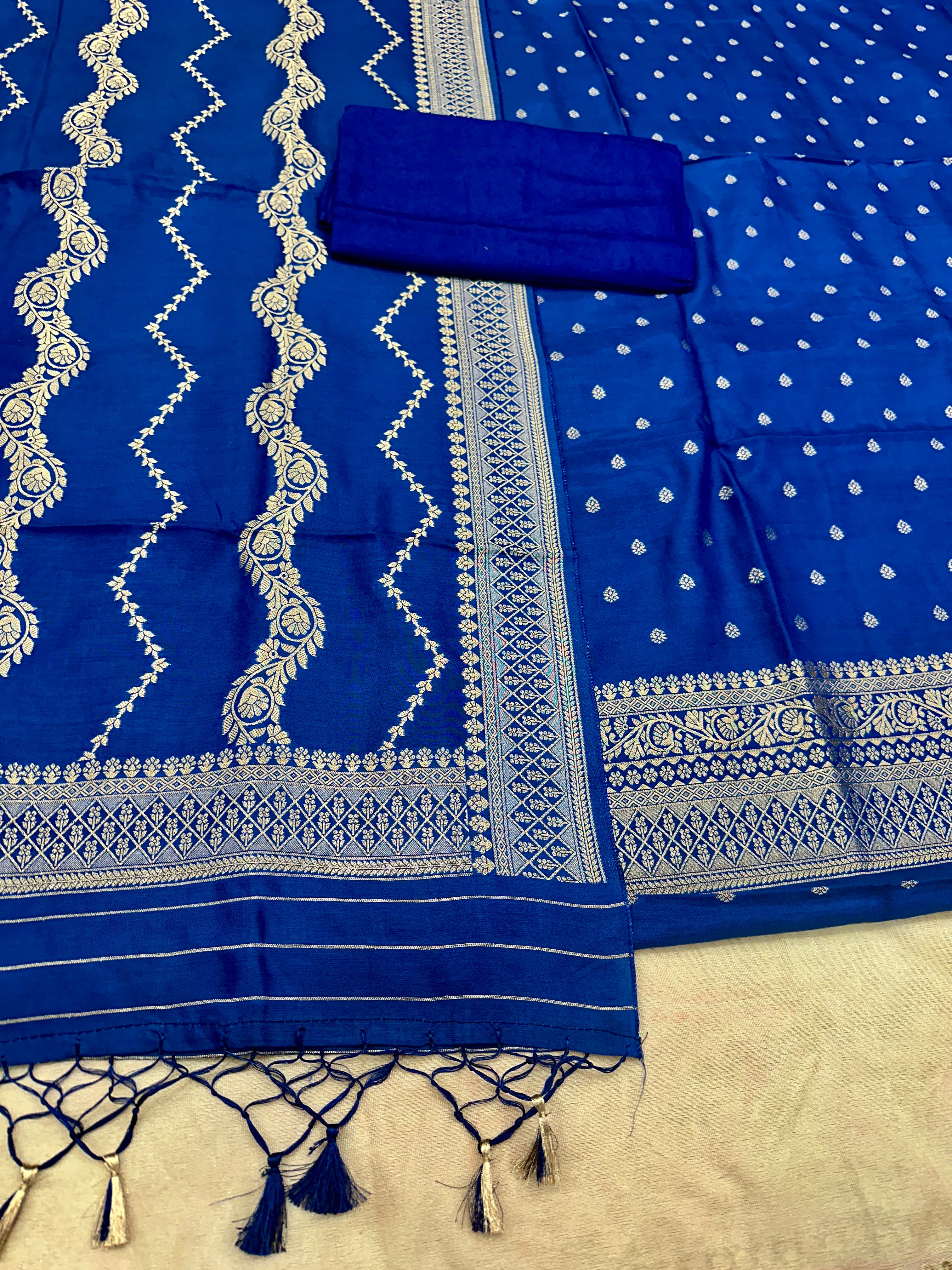 ✨ Banarasi Jacquard Gap Buti HO Silk 3-Piece Unstitched Dress Material MSS18