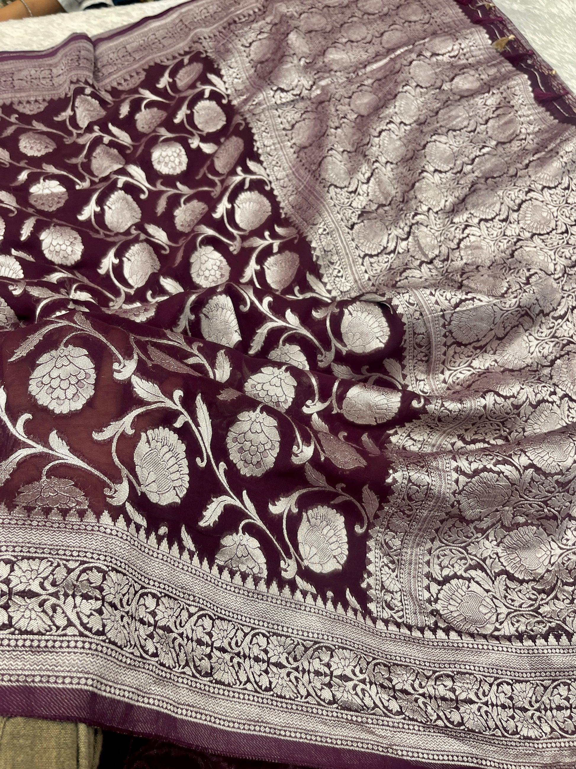 Banarsi Pure Natural Georgette Jaal Design Pattern VSG01