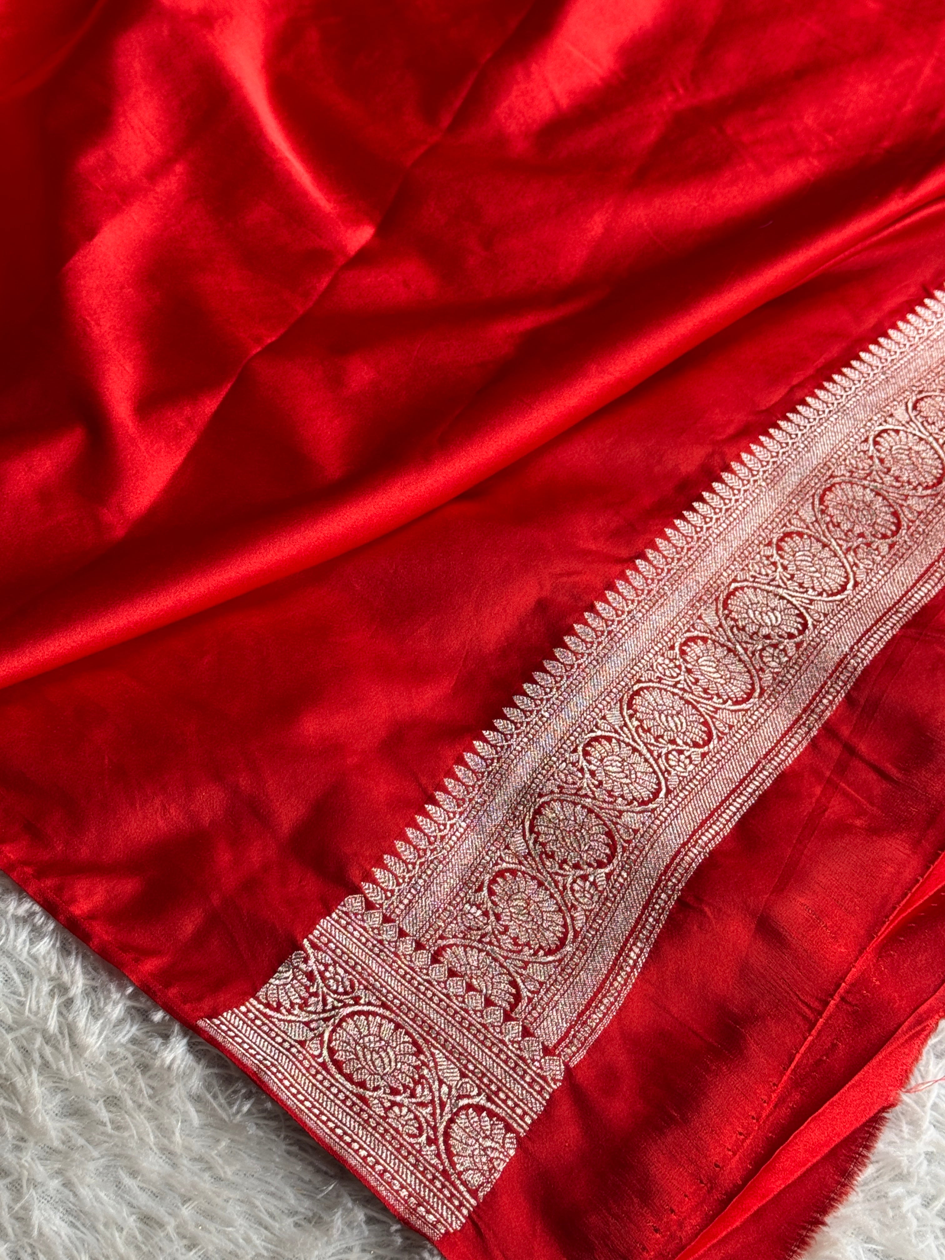 Cream with Red Contrast Mashru Kataan Silk Saree with Buta Weaving & Rich Zari Pallu | MKS644