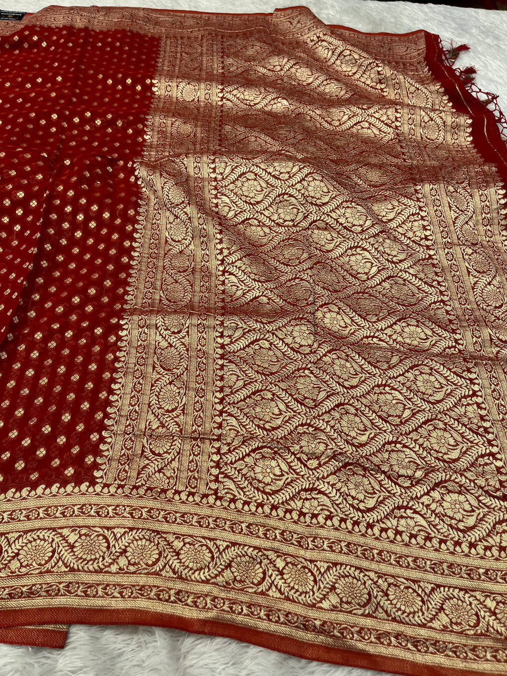 Banarsi Pure Natural Georgette Four flower Buti Design VSG02