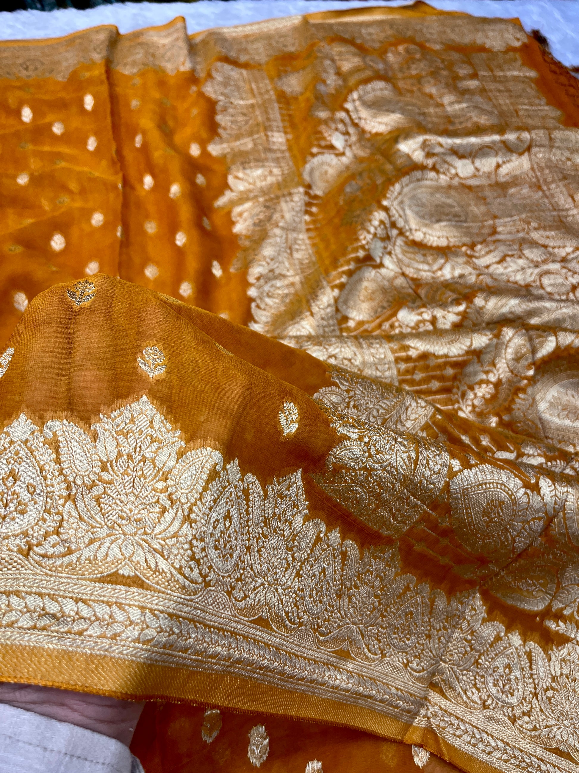 Banarsi Pure Natural Georgette Traditional Buta Design VSG04