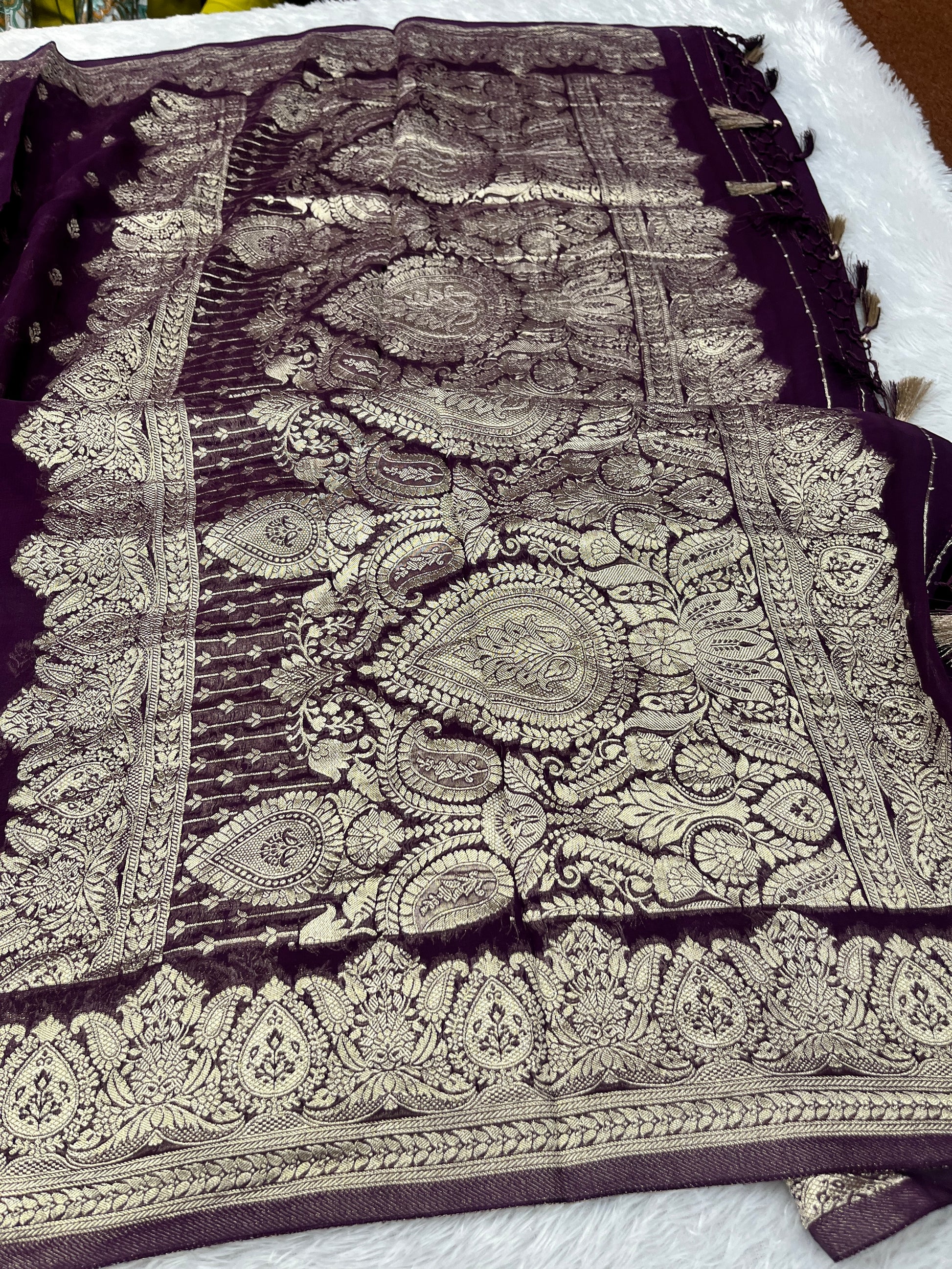 Banarsi Pure Natural Georgette Traditional Buta Design VSG04