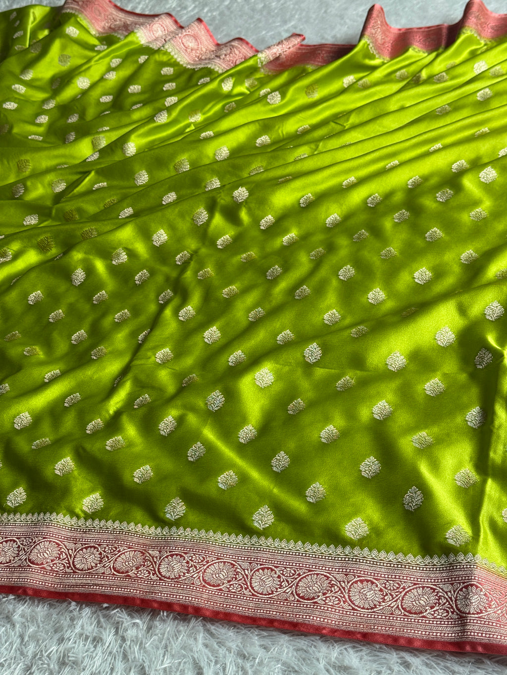 MKS690 – Mehndi & Peach Banarasi Mashru Kataan Silk Saree with Buta Woven Design