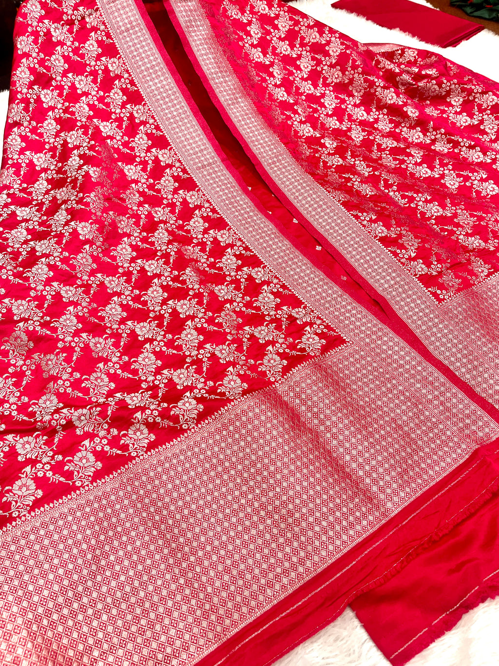 Mashru kataan Buti Suit MSS002