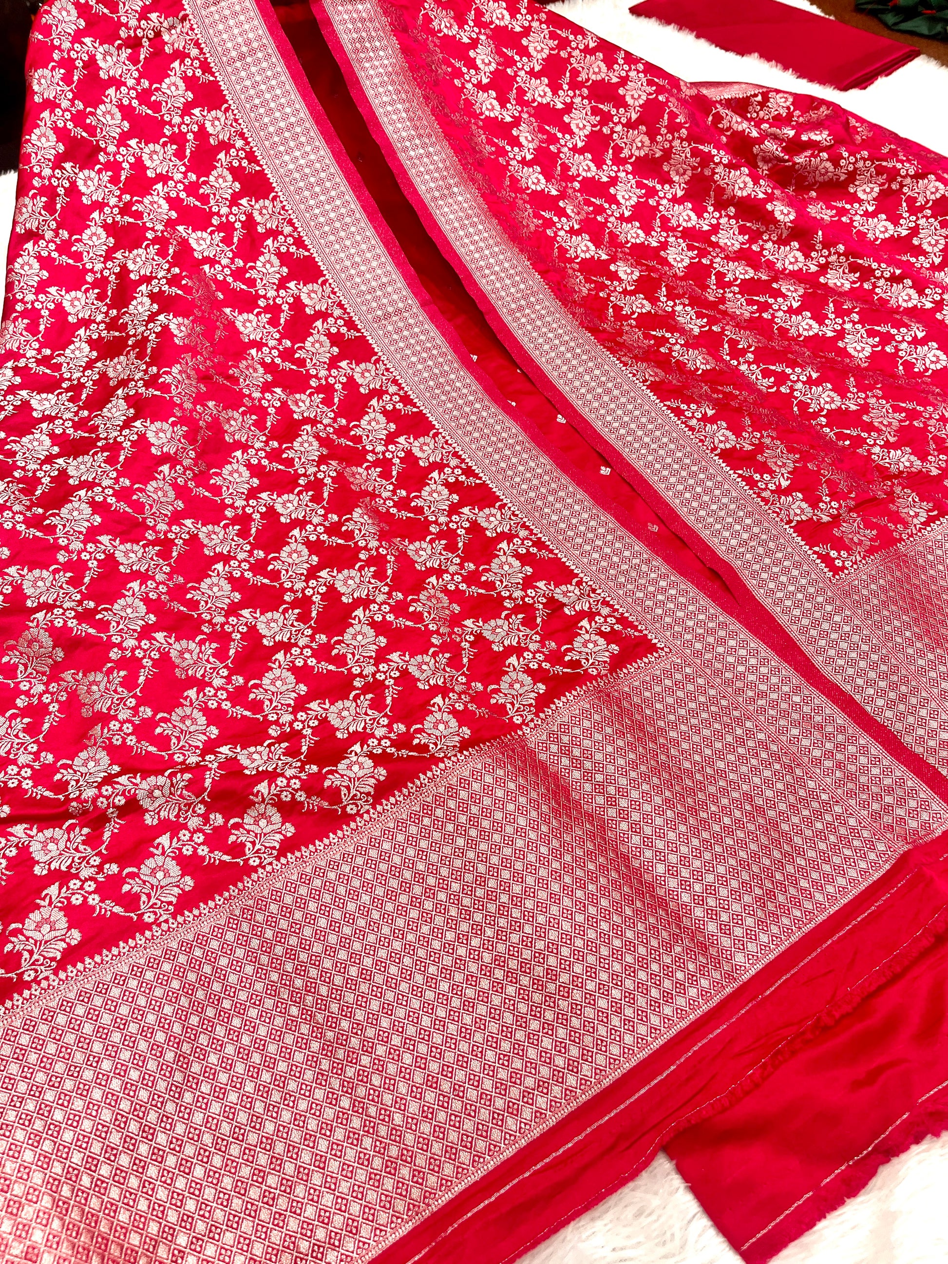 Mashru kataan Buti Suit MSS002