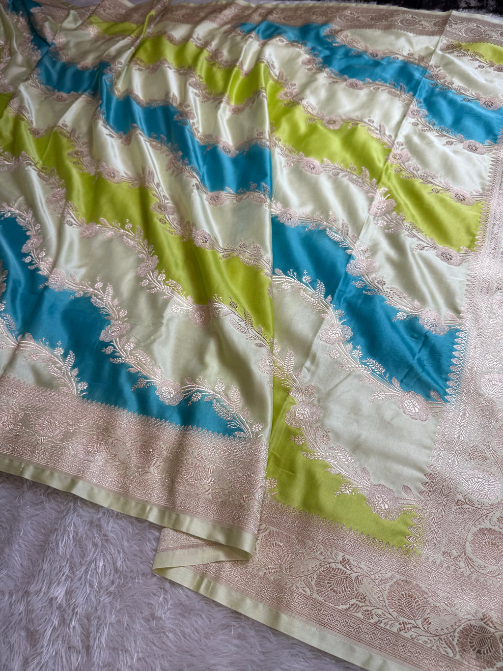 English Color Rangkaat Mashru kataan Silk Saree MKS093