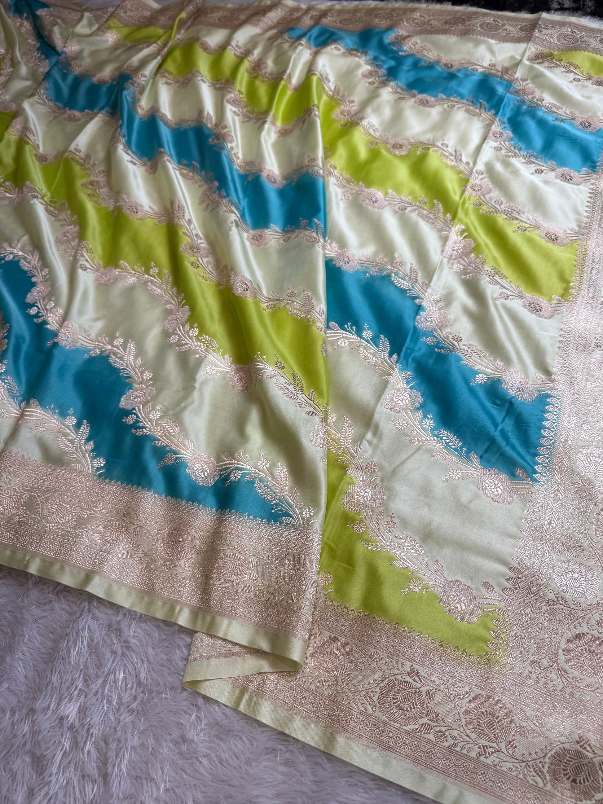 English Color Rangkaat Mashru kataan Silk Saree MKS093