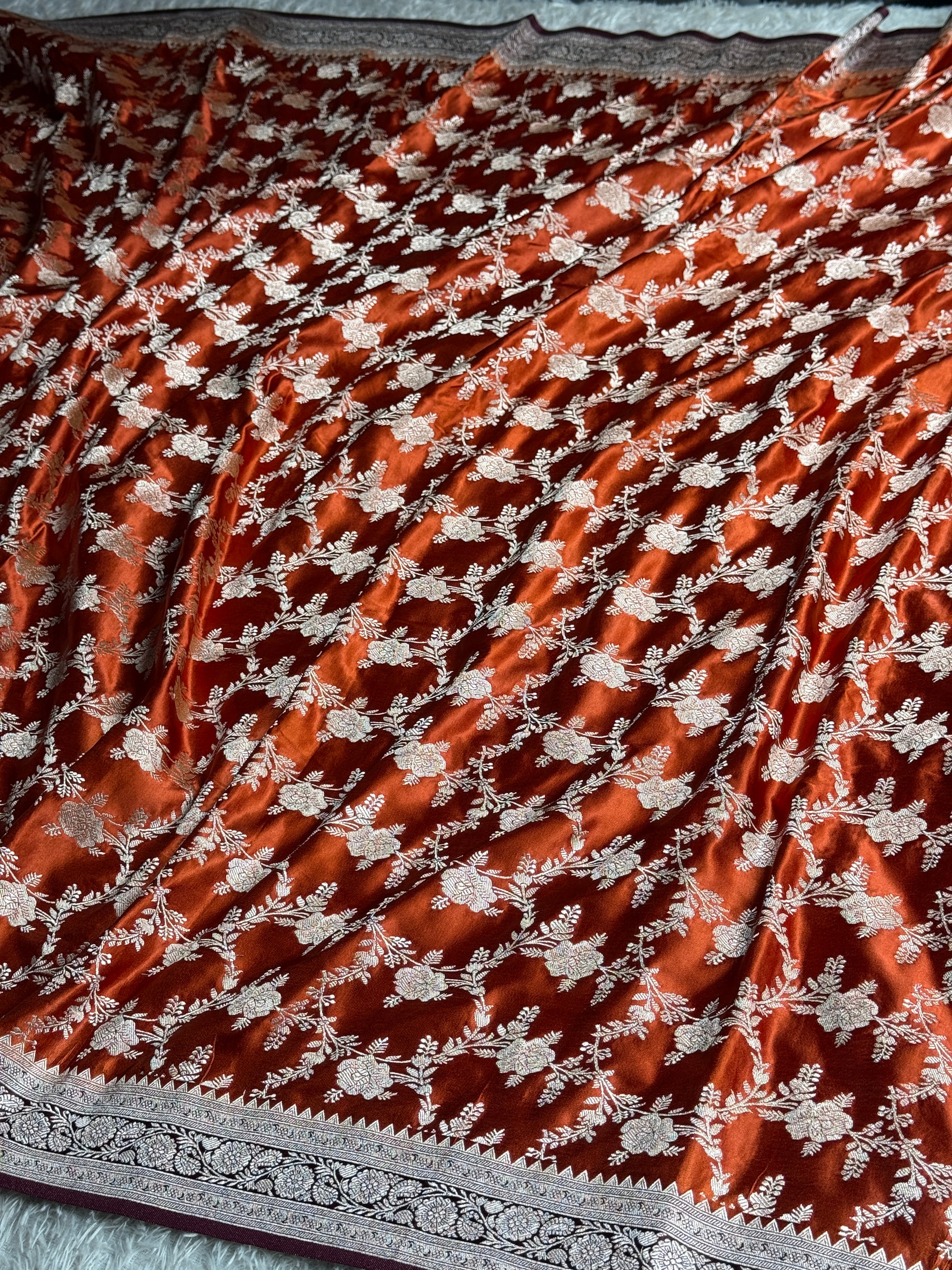 Premium Mashru Silk Contrast Saree with Jaal Woven Design & Rich Zari Pallu – Festive Wear | MKS626