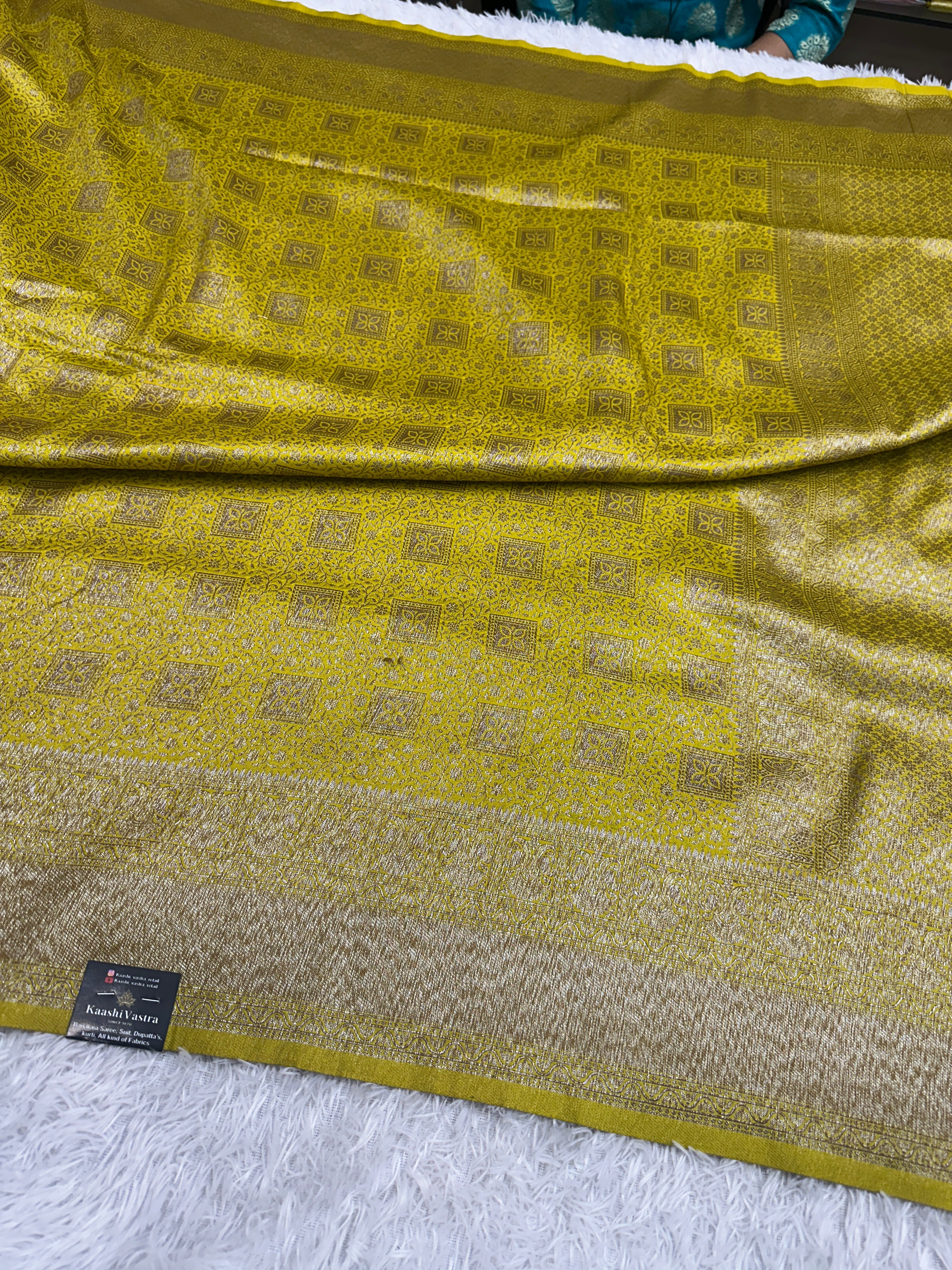 Lemon yellow Banarasi Dupion Silk Saree with Embossed Antique Zari Weaving & Rich Antique Zari Pallu | STF108