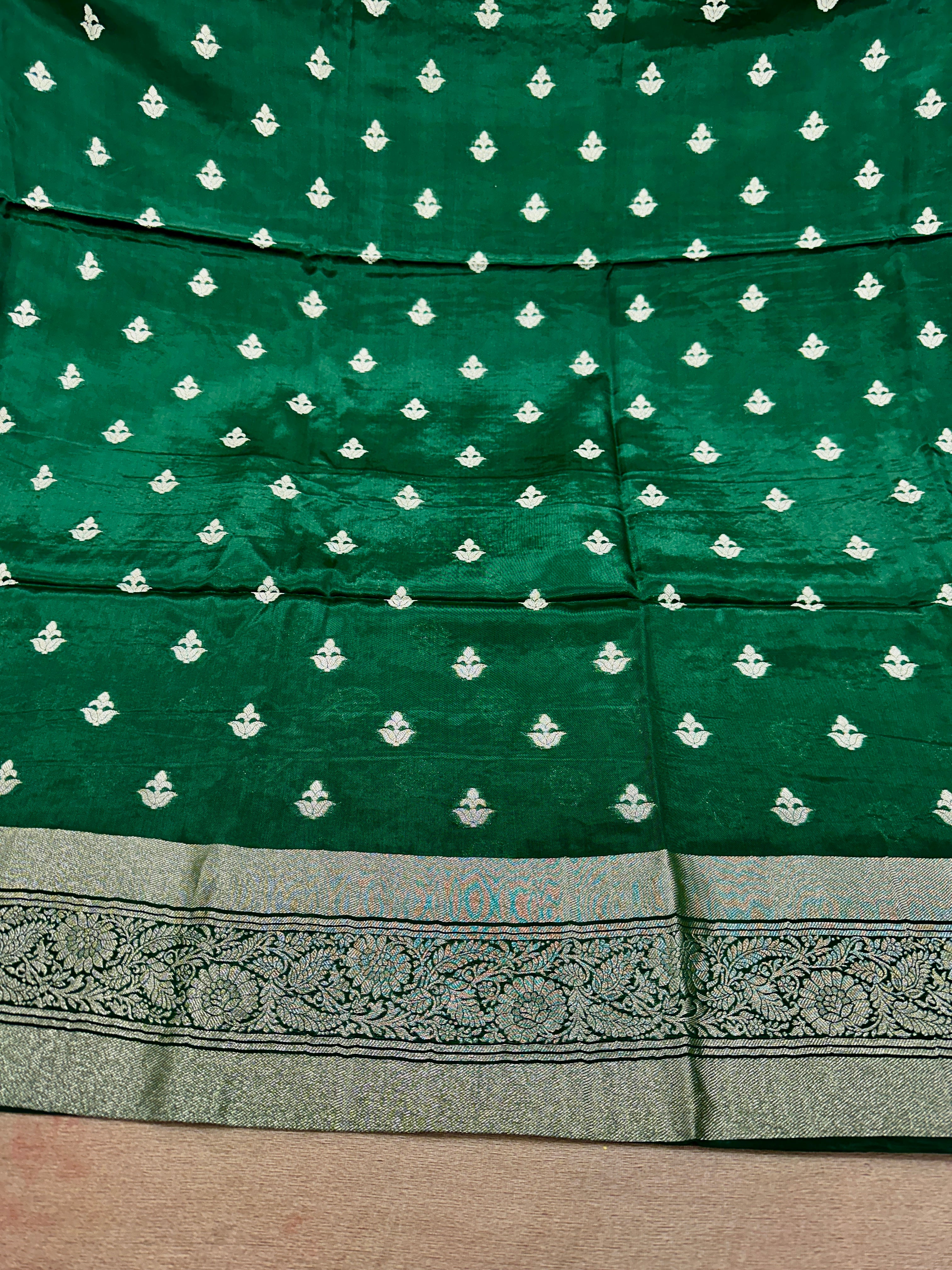 ✨ Banarasi Jacquard Gap Buti HO Silk 3-Piece Unstitched Dress Material MSS24