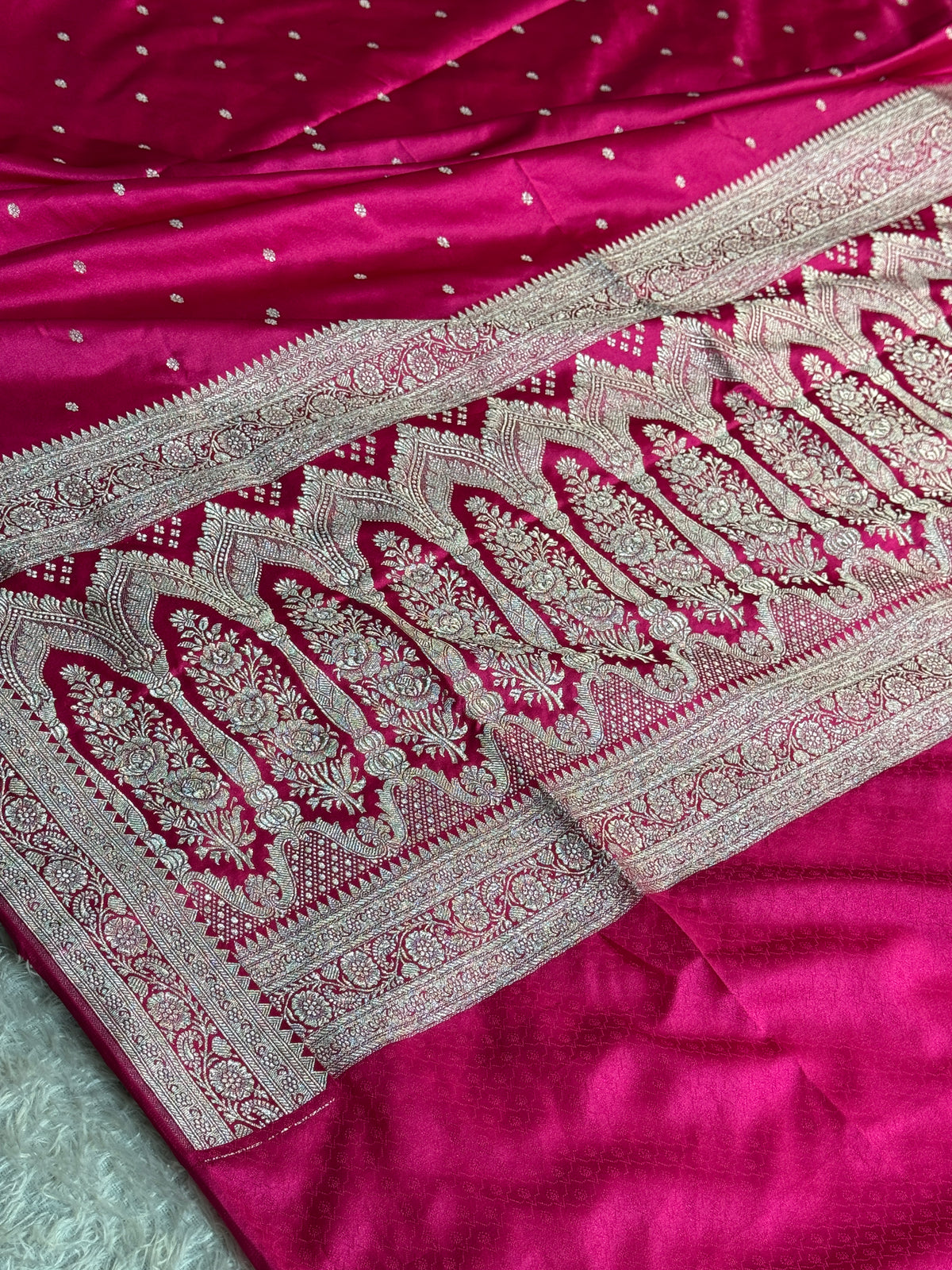 Rani Pink Mashru Kataan Silk Saree with All-Over Buta & Rich Zari Pallu – MKS836