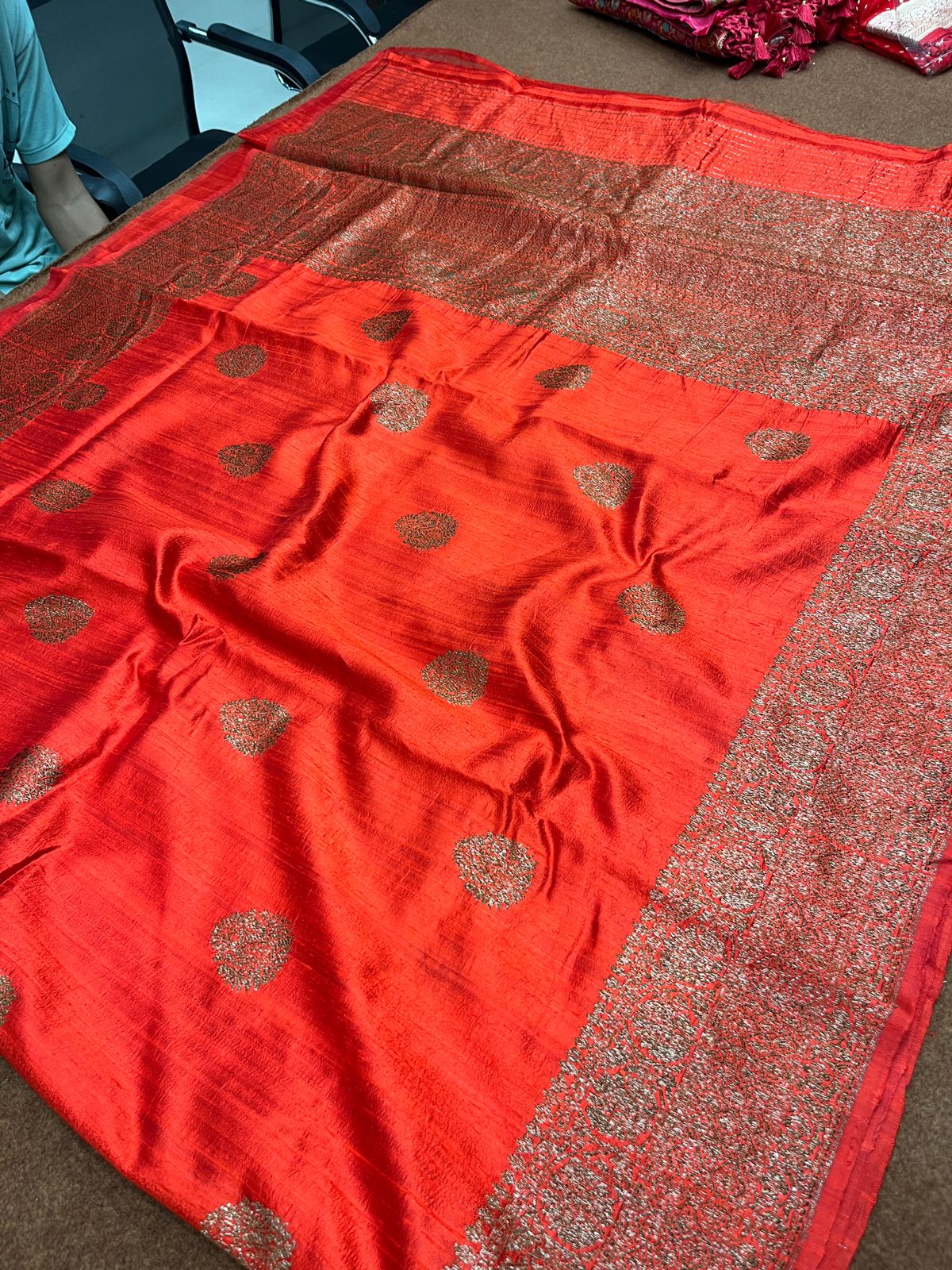 Gerua Handloom Raw Silk Chouda brder Boota Saree