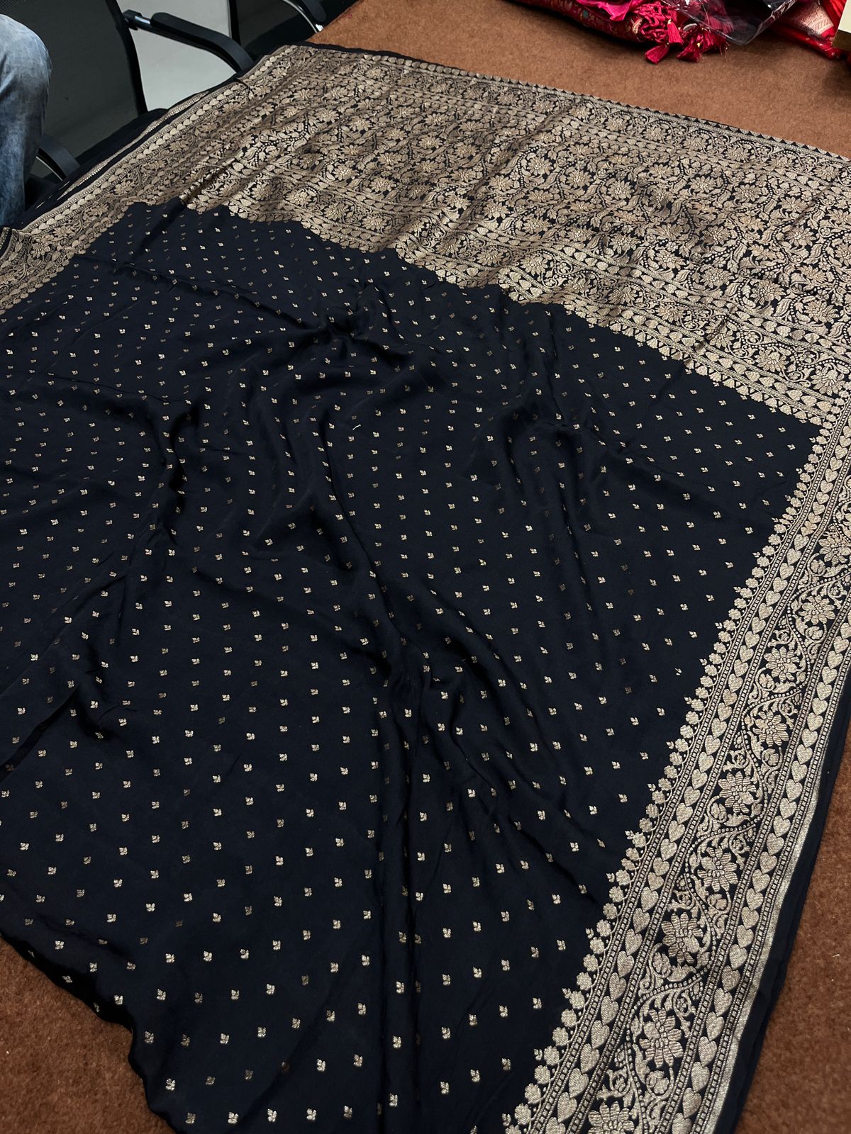 Black Handloom Chinya Silk Zari Border Booti Saree